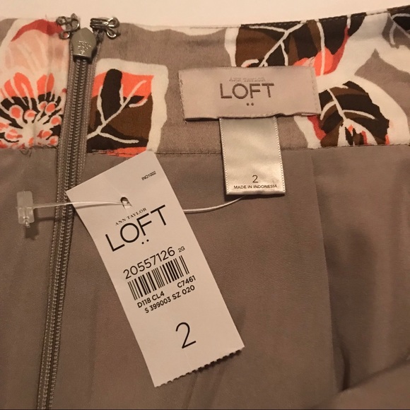 New with Tags Loft Floral Skirt - Picture 2 of 5